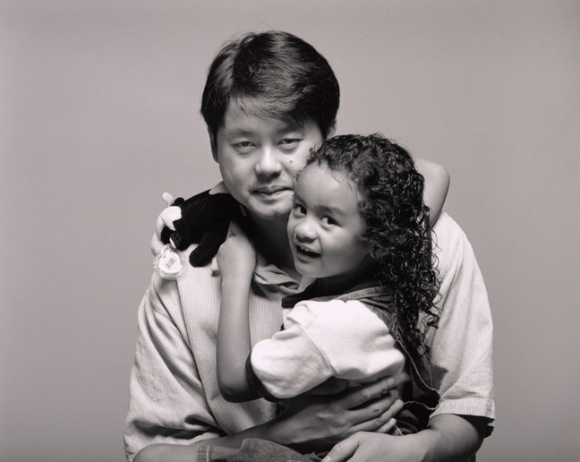 Mari and cowie hug daddy!