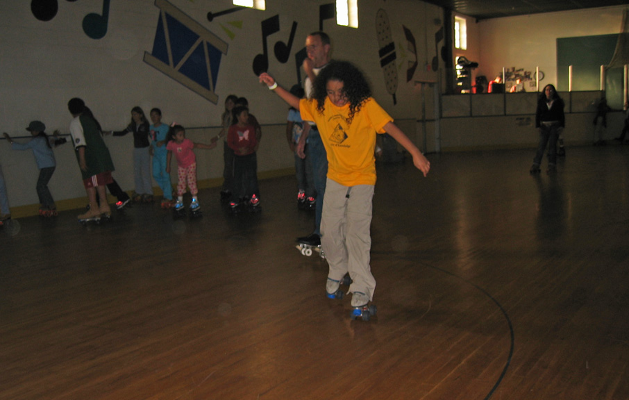 Mari goes rollar skating!