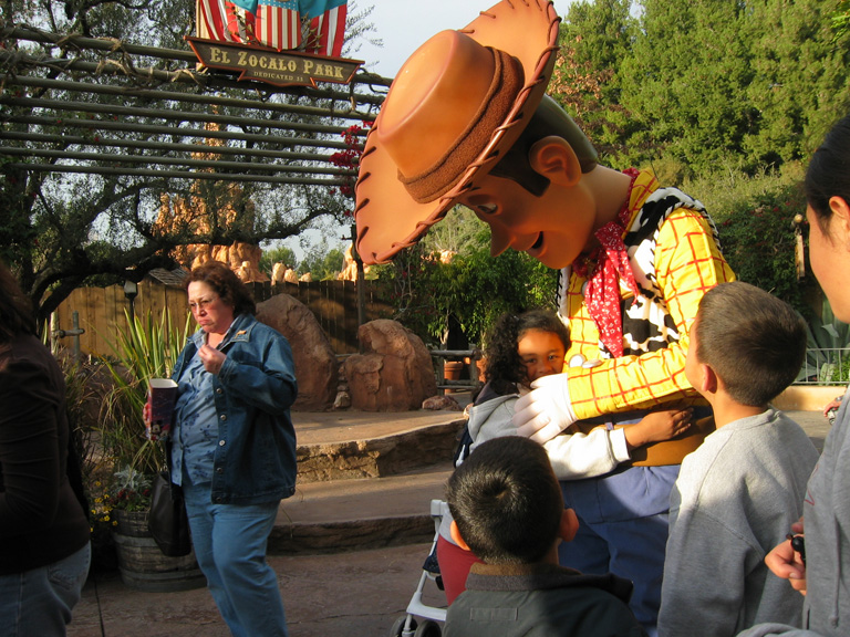 Mari meets Woody!