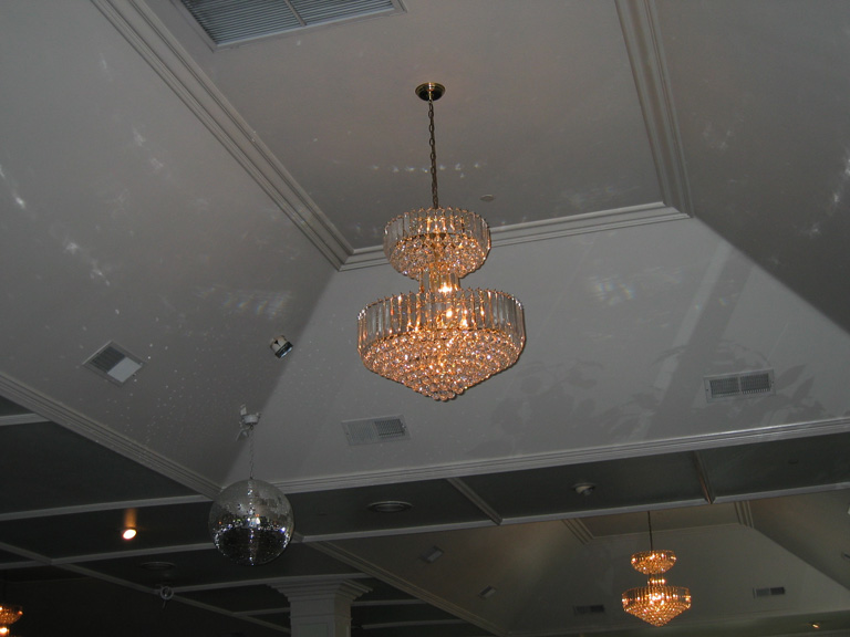 Mari takes a pic of the ceiling!