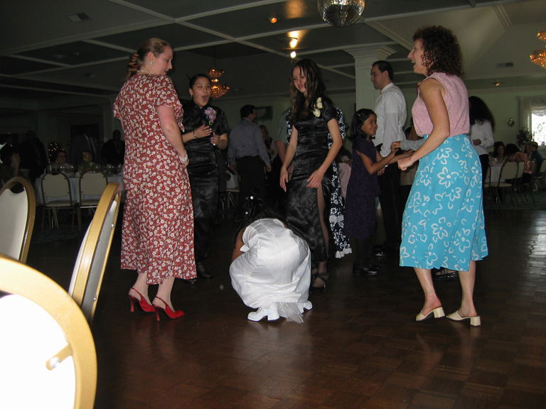 Mari dances!