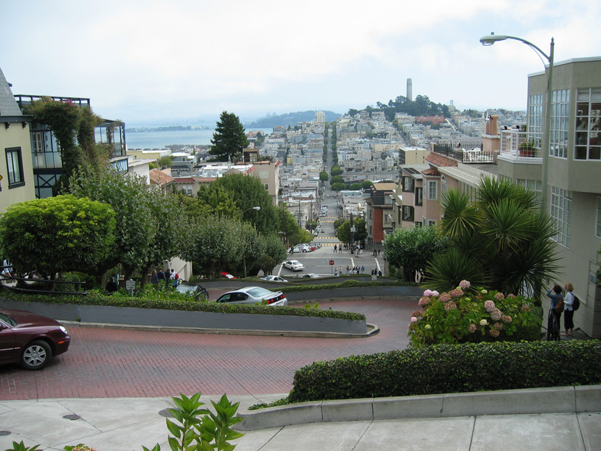 Mari checks out Lombard St again!