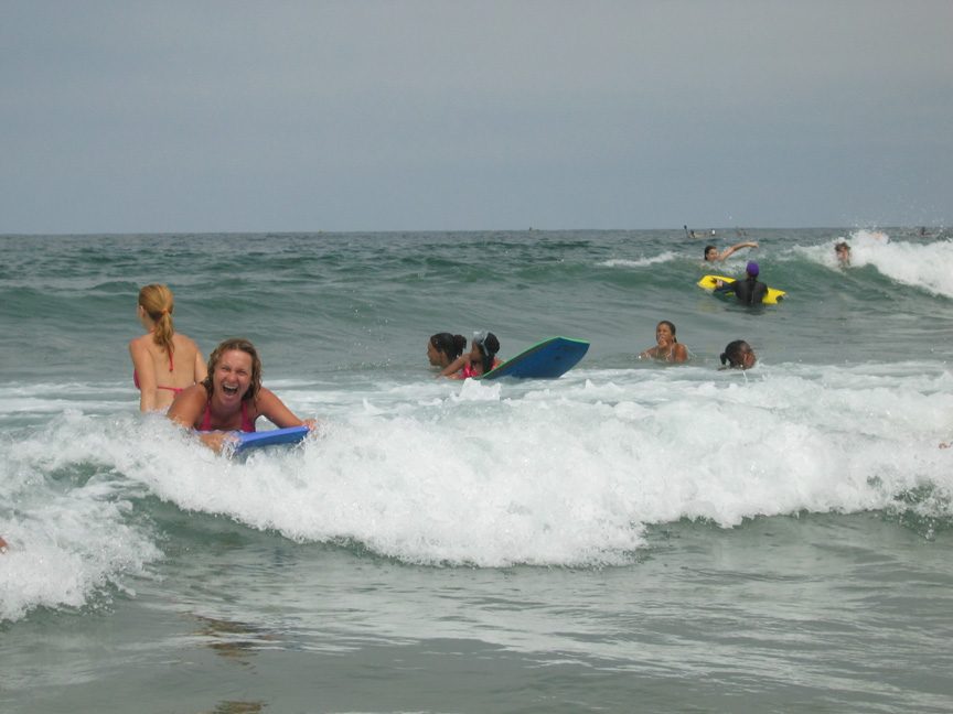 Mari boogie boards!