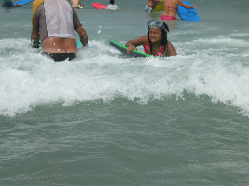 Mari boogie boards!