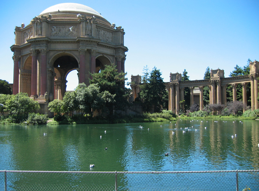 A cool building next to the Exploratorium!