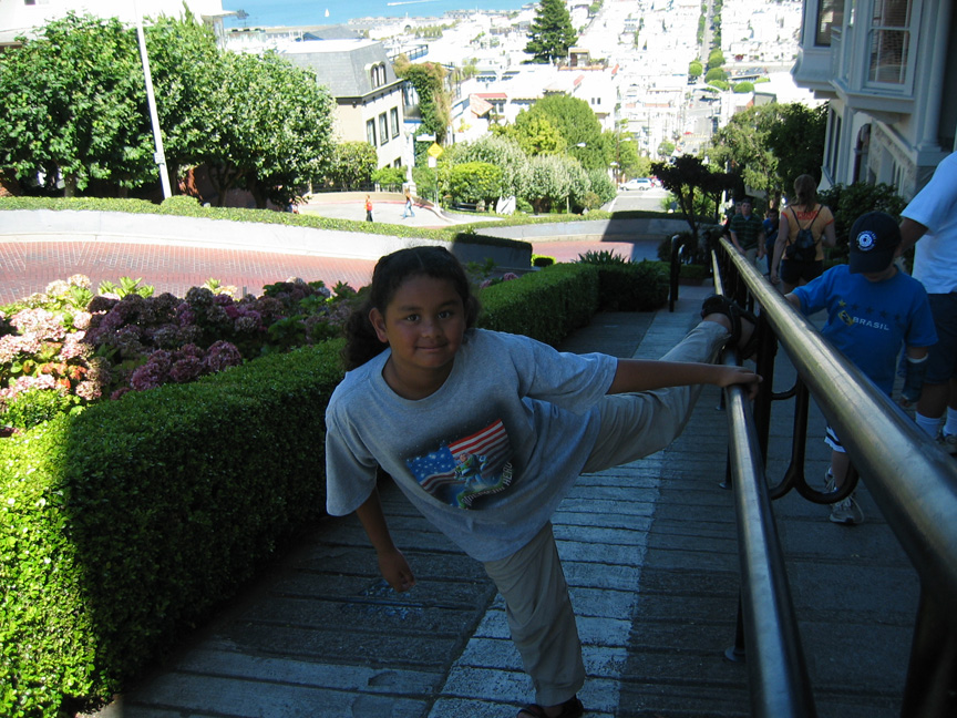 Mari checks out Lombard St!