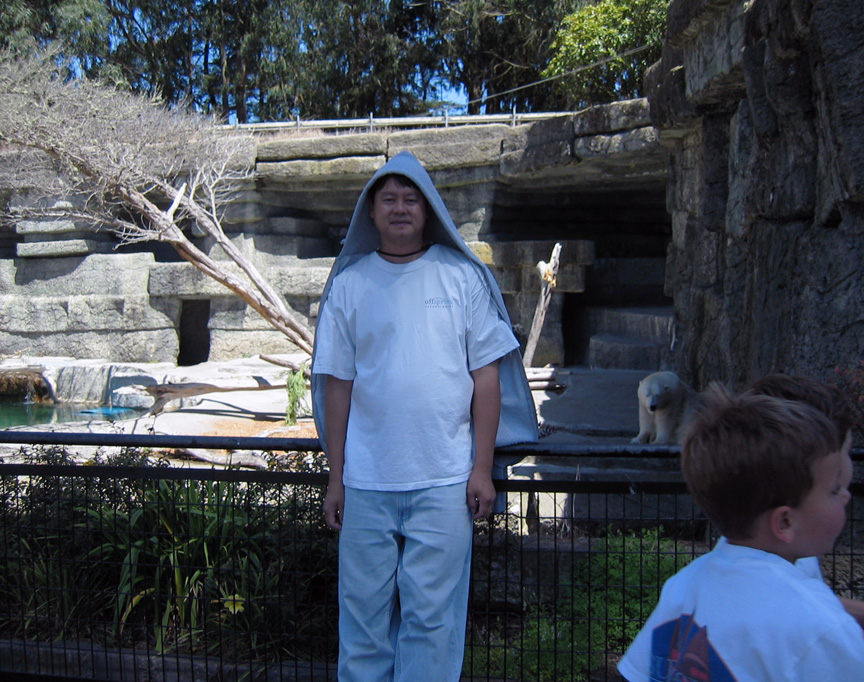 Dad finds a polar bear!