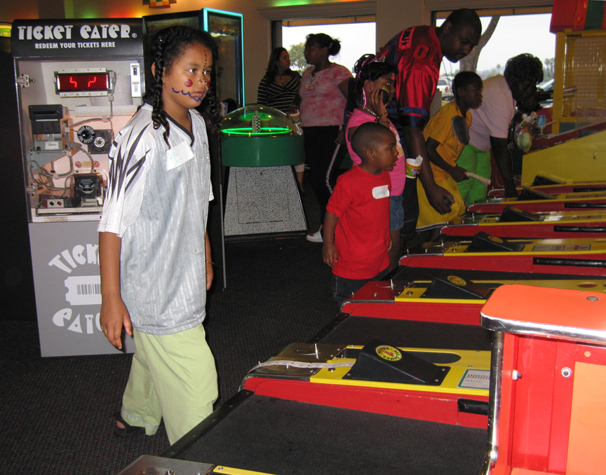 Mari plays some skeeball!