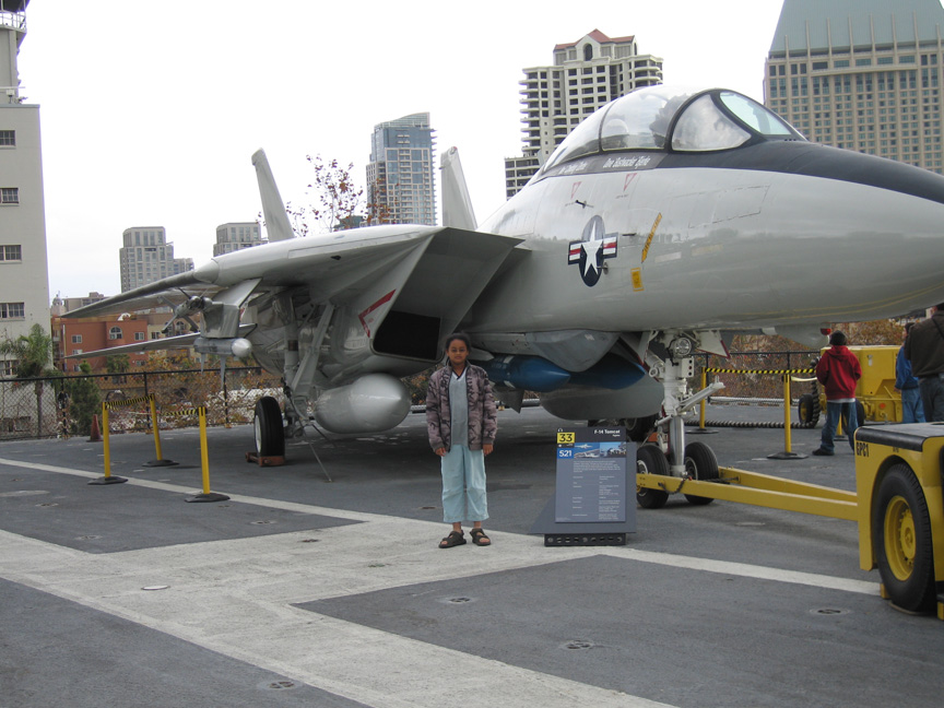 Mari loves F-14's!
