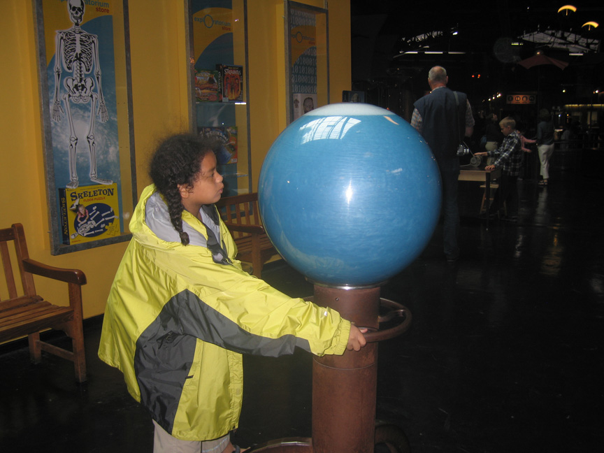 Mari explores the Exploratorium!
