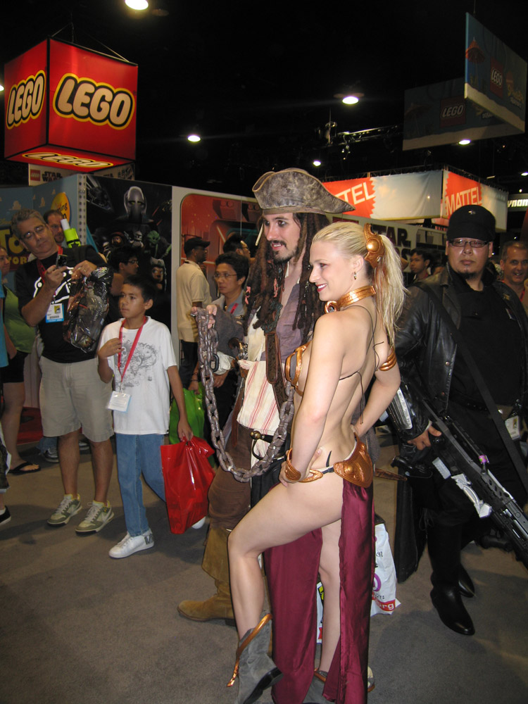 Re Girls dressed up in Princess Leia's slave bikini leia bikini