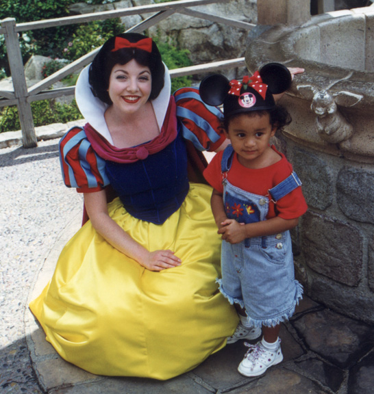 Mari hangs with Snow White!
