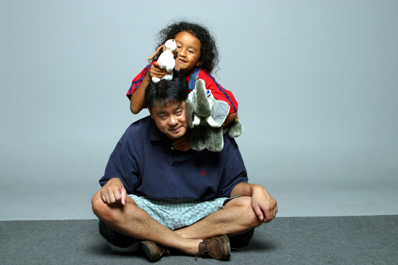 Mari plays with her daddy!